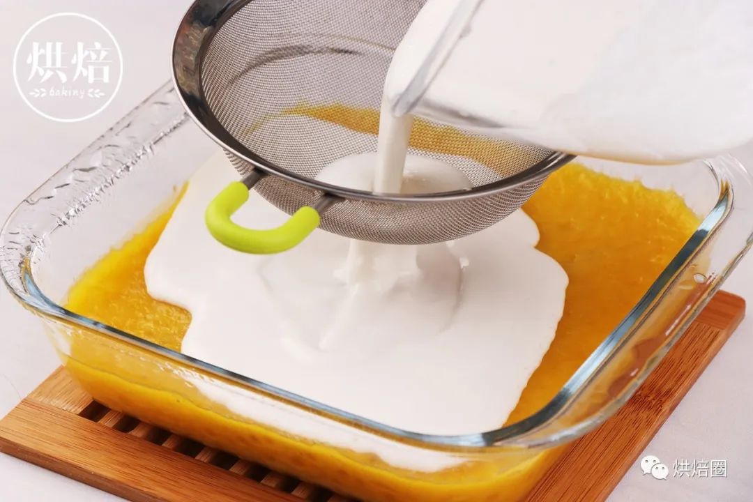 把西米整粒加入到木薯粉中蒸出來的糕好有嚼勁