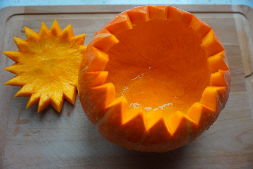 简单快手的南瓜盅粉蒸肉，荤素结合，软糯香甜，太下饭了