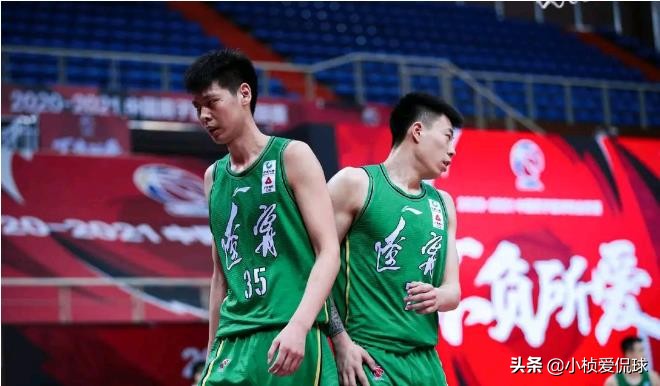 粤辽再战，15连胜的宏远来势汹汹，背负三座大山的辽篮该弃战？