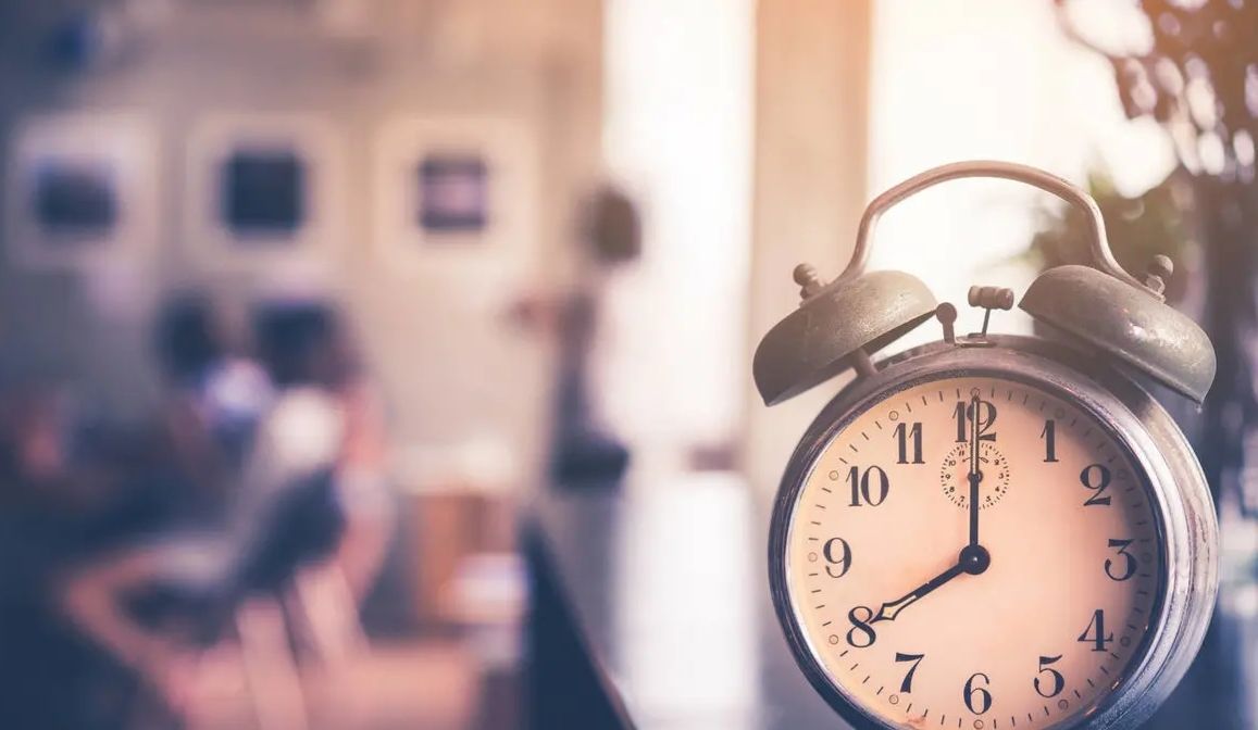 自媒体新手如何选择发布作品的最佳时间呢？