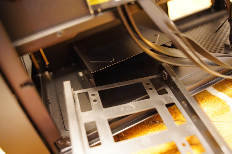 这机箱真浪！安钛克风行者DF700 Flux中塔机箱开箱简评