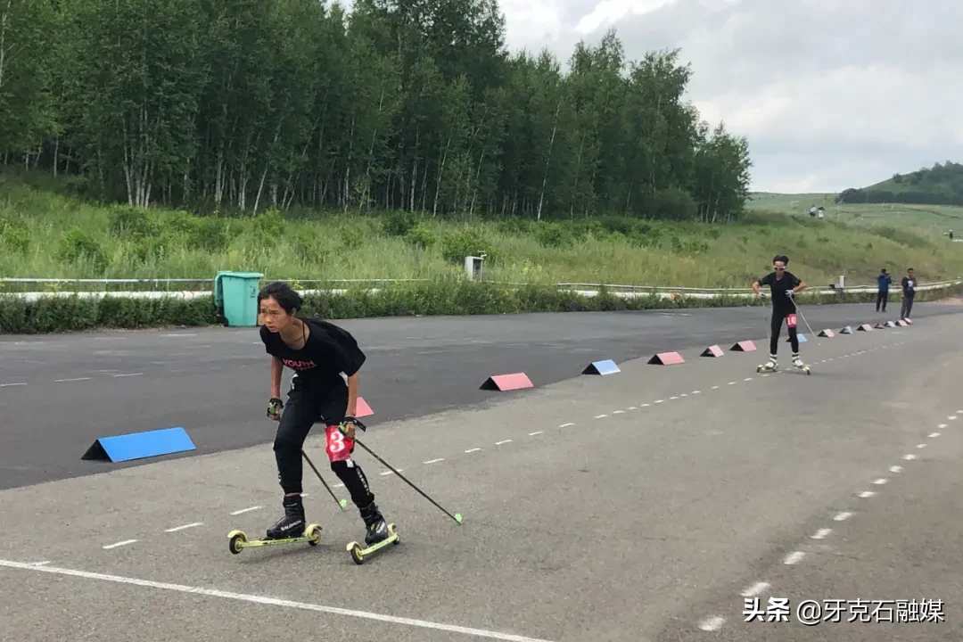 滑轮小将展英姿 尽显速度与激情