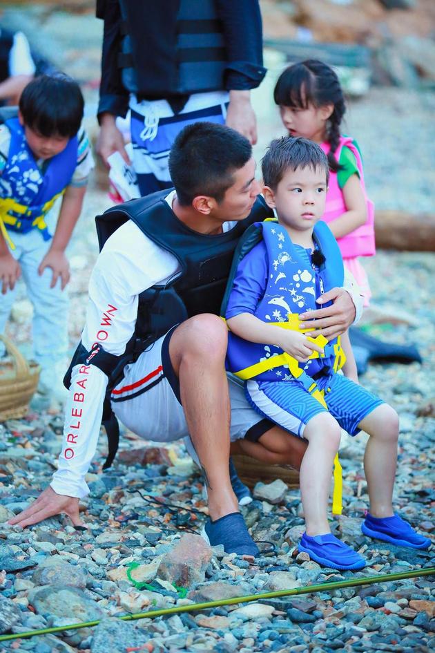 杜江儿子嗯哼“整容式”长大的秘密