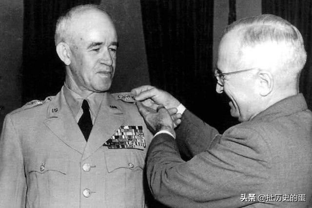 二战中战功显赫的巴顿将军为什么只是四星上将，他离五星有多远？