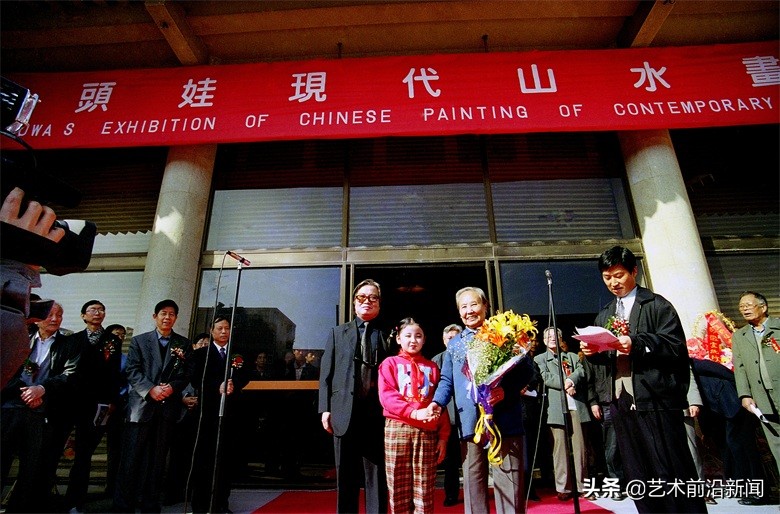 “石头娃”的水墨丹心——著名画家王小信创“水重乱柴皴”画法，彰显笔墨的力量