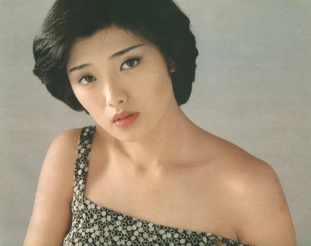 山口百惠：40年前的日本女神，巅峰时嫁人隐退，