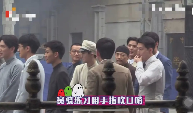 " 1921 " the road is appeared, wang Junkai wears outfit of student of the Republic of China yawn is ceaseless, liu Hao Ran dresses up gent