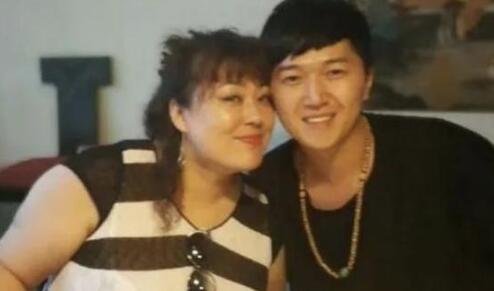 李菁菁人设崩塌？前夫曝她家暴：骑在女儿身上