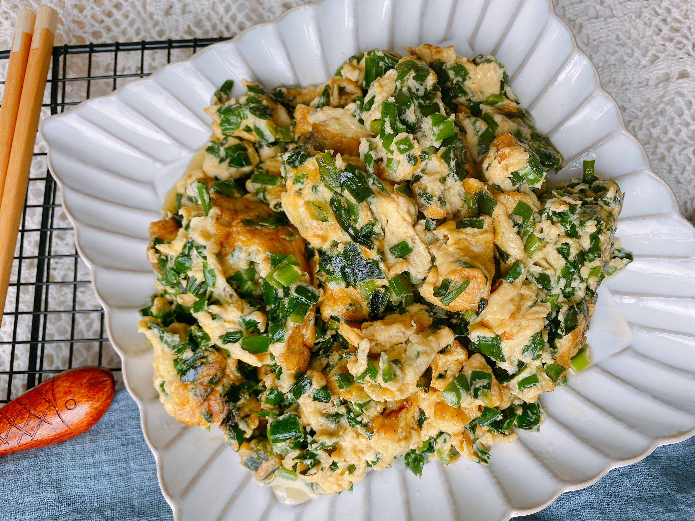 韭菜炒雞蛋，很多人第一步就錯了，教你2點，韭菜不出水雞蛋滑嫩