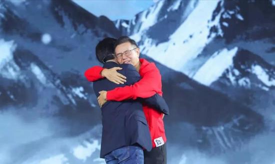 雷军央视采访：40岁之前，我一事无成；除了小米，他的过往更牛