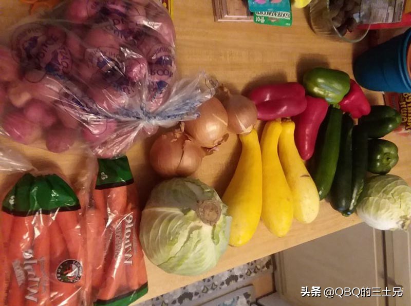 一个“宅家防疫”的美国编辑，关于如何挑选枪械、储备食物的忠告