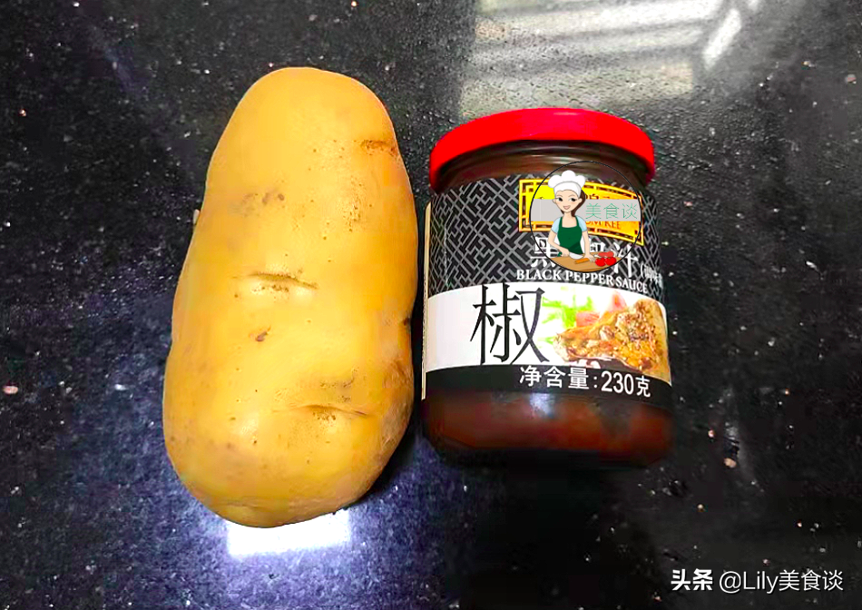 秋天，这菜三天两头必做，蒸熟淋酱汁，不放肉也香，秋天吃特养人