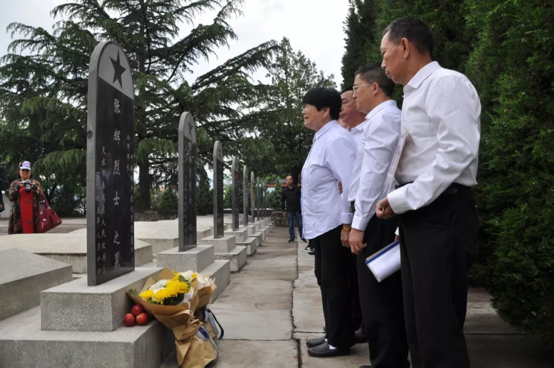 遥望家乡85年，平江烈士张辉师长后代终于在天水找到了爷爷