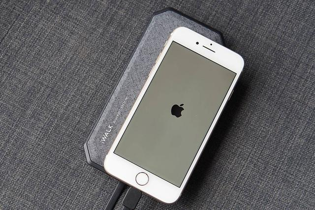 拯救用电恐慌的双机党，iWALK自带线充电宝实战体验