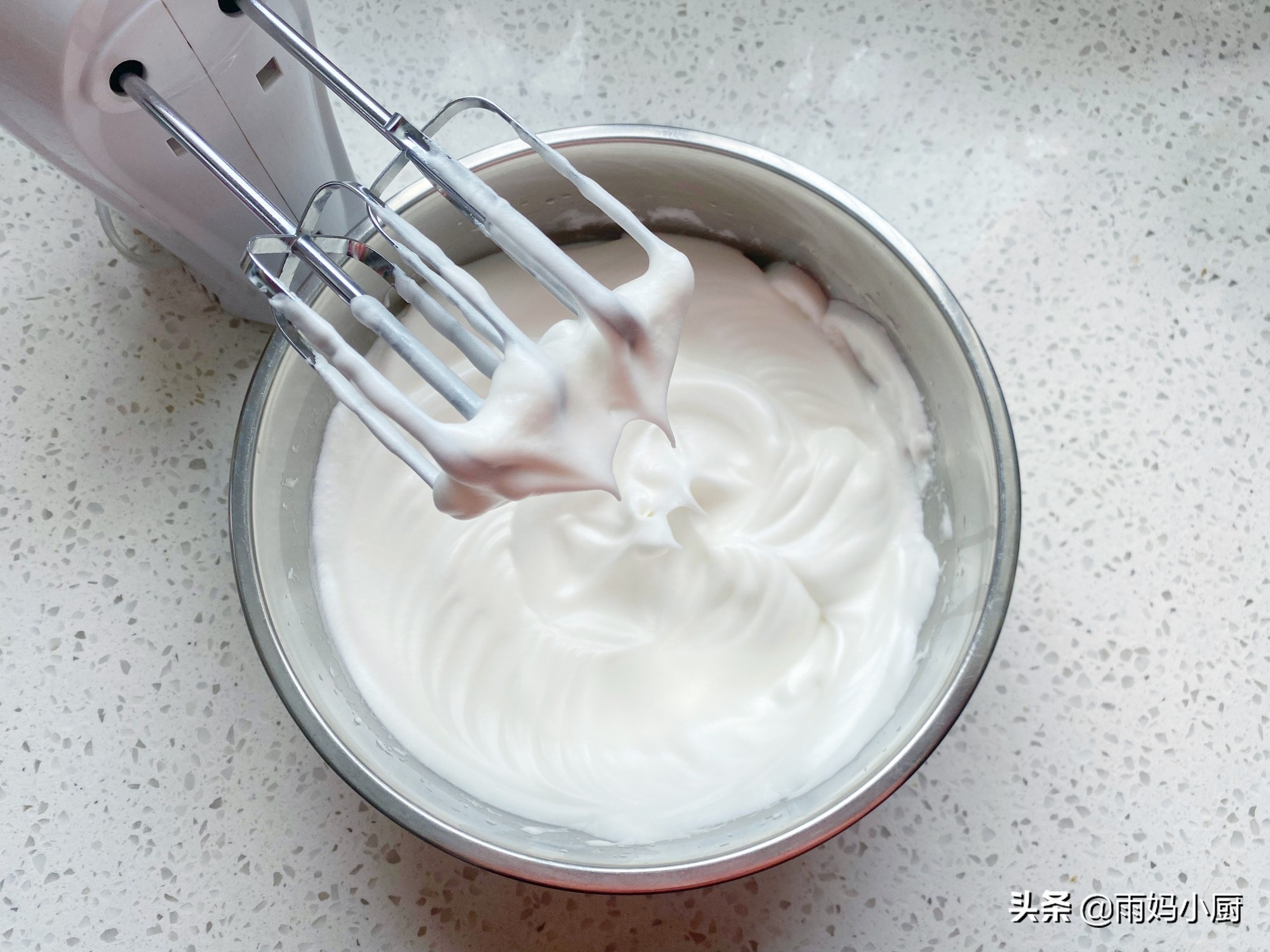 不回缩不塌陷，私房爆款的纸杯蛋糕，松软细腻，新手1次成功