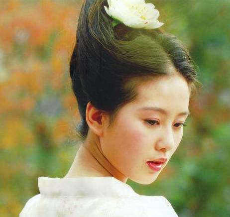 又抢女星男友？清纯玉女胡冰卿接连“翻车”，