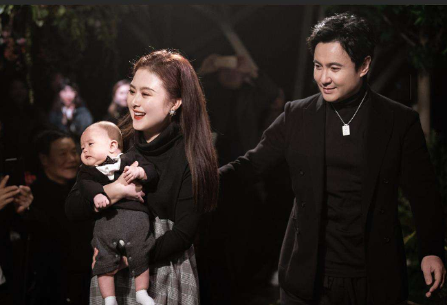 沈腾背后的故事：啃老多年，春晚说错台词被怼