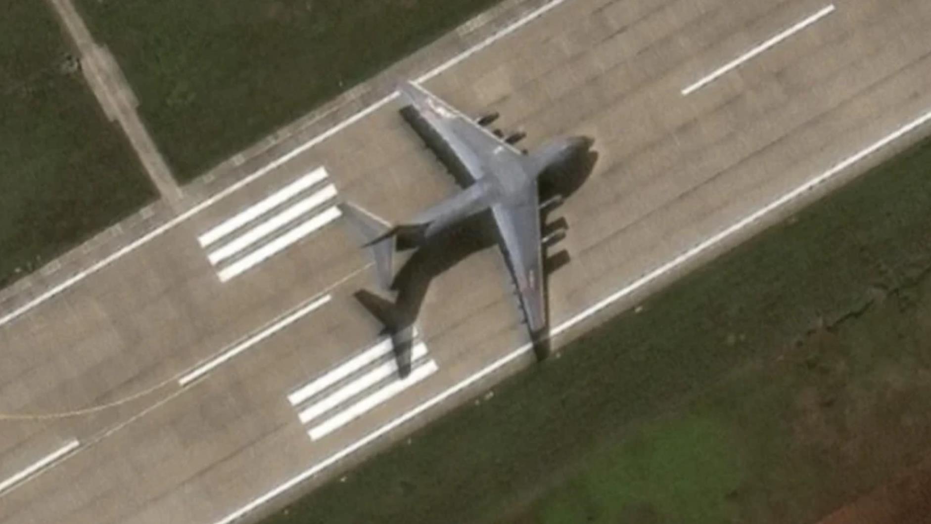 运-20降落永暑礁，航母075同时亮相，释放维护和平坚定决心