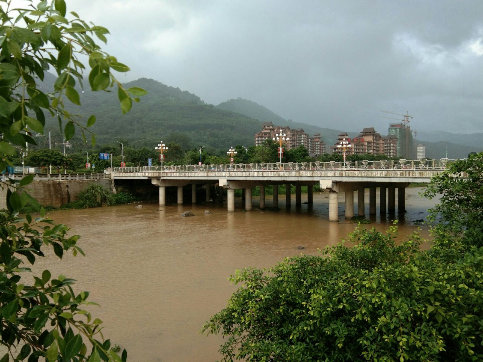 海南省20个最好玩的地方，景区景点图文介绍，山清水秀更怡人