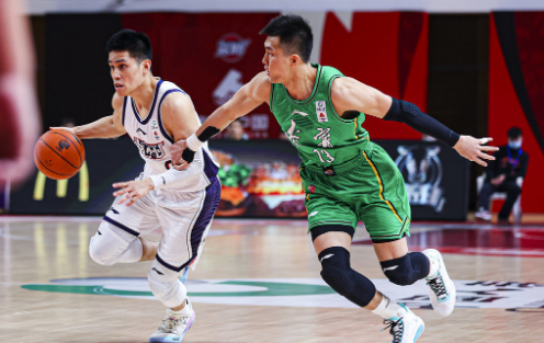 Liaoning 4 kill Guangzhou! Temperament of Guo little cacique matures more press hard on of Guo Shijiang full-court spells last second