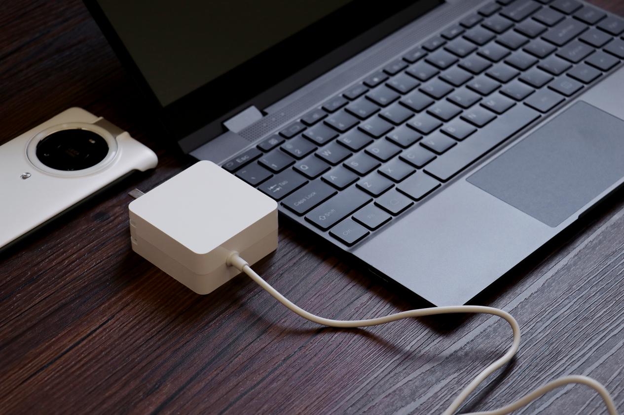 华为手机用户的轻办公利器—欧米多手机电脑，让移动办公轻装上阵