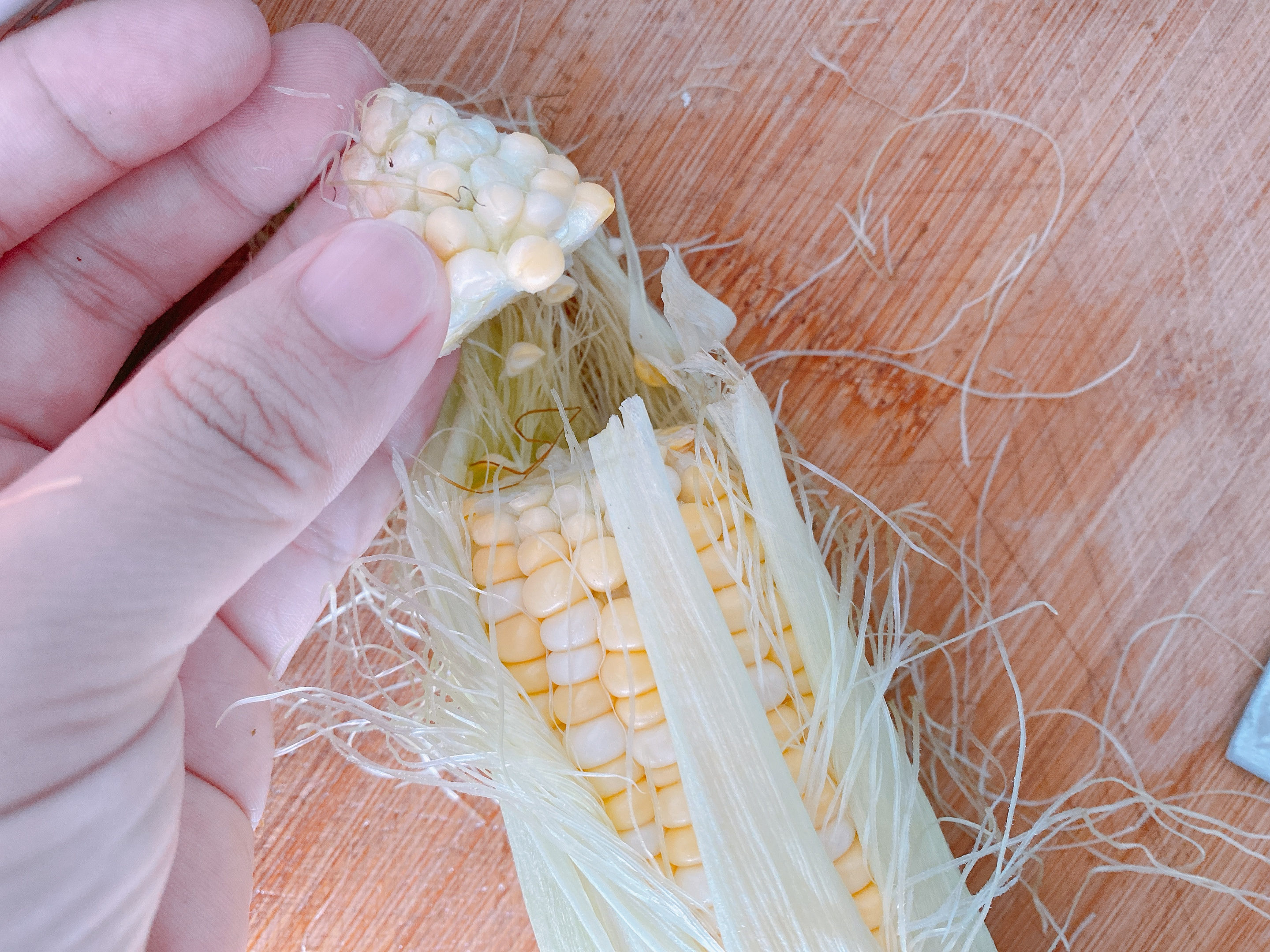 玉米保存有技巧，直接放冰箱冻就错了，多做2步，放一年还很鲜甜