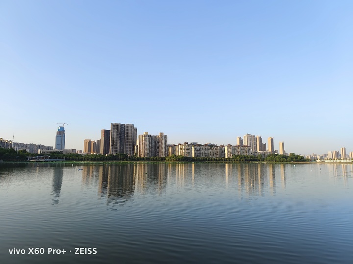 旗舰大乱斗：华为、苹果、小米、OPPO、vivo、一加、魅族巅峰对决