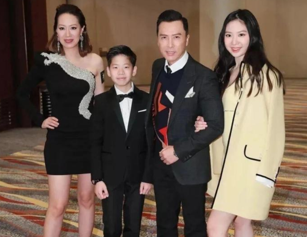甄子丹16岁女儿亮相，身高1米8腿长1米1，长相太成熟？