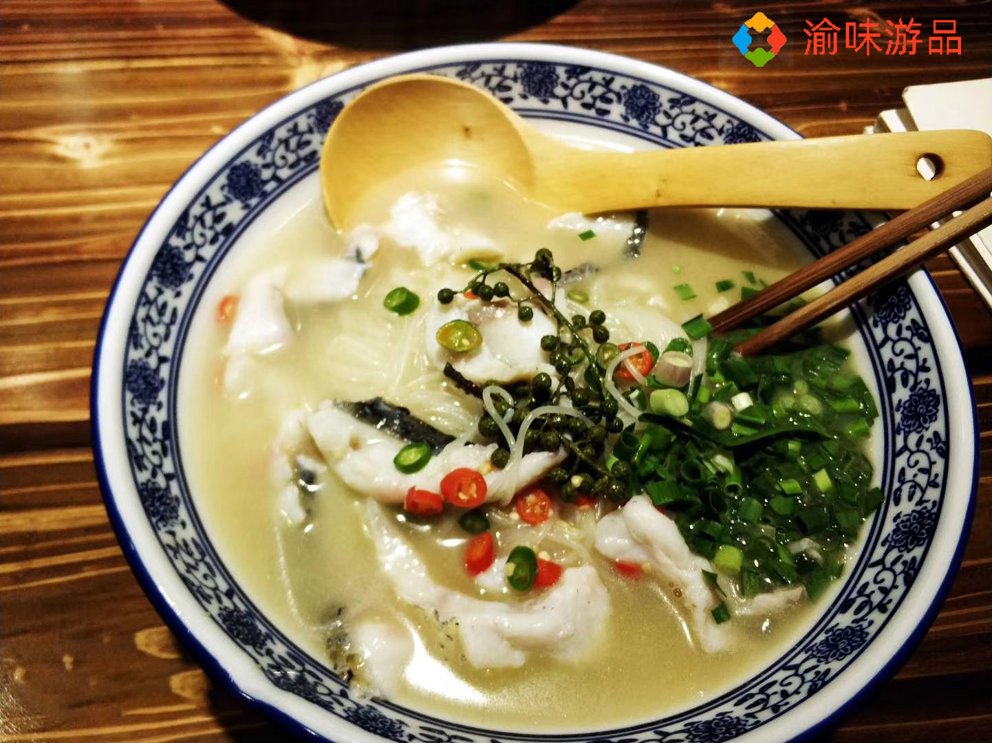 毕业多年，重庆城管校食堂的毛血旺，依旧是舌尖上难忘的记忆