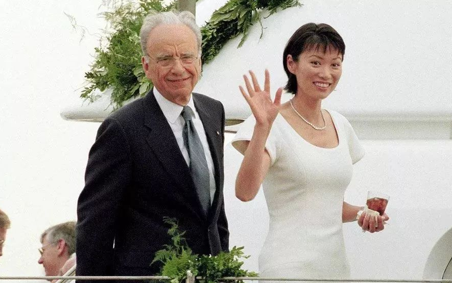 离婚6年仍能分得260亿，从邻家小妹到顶级富豪，