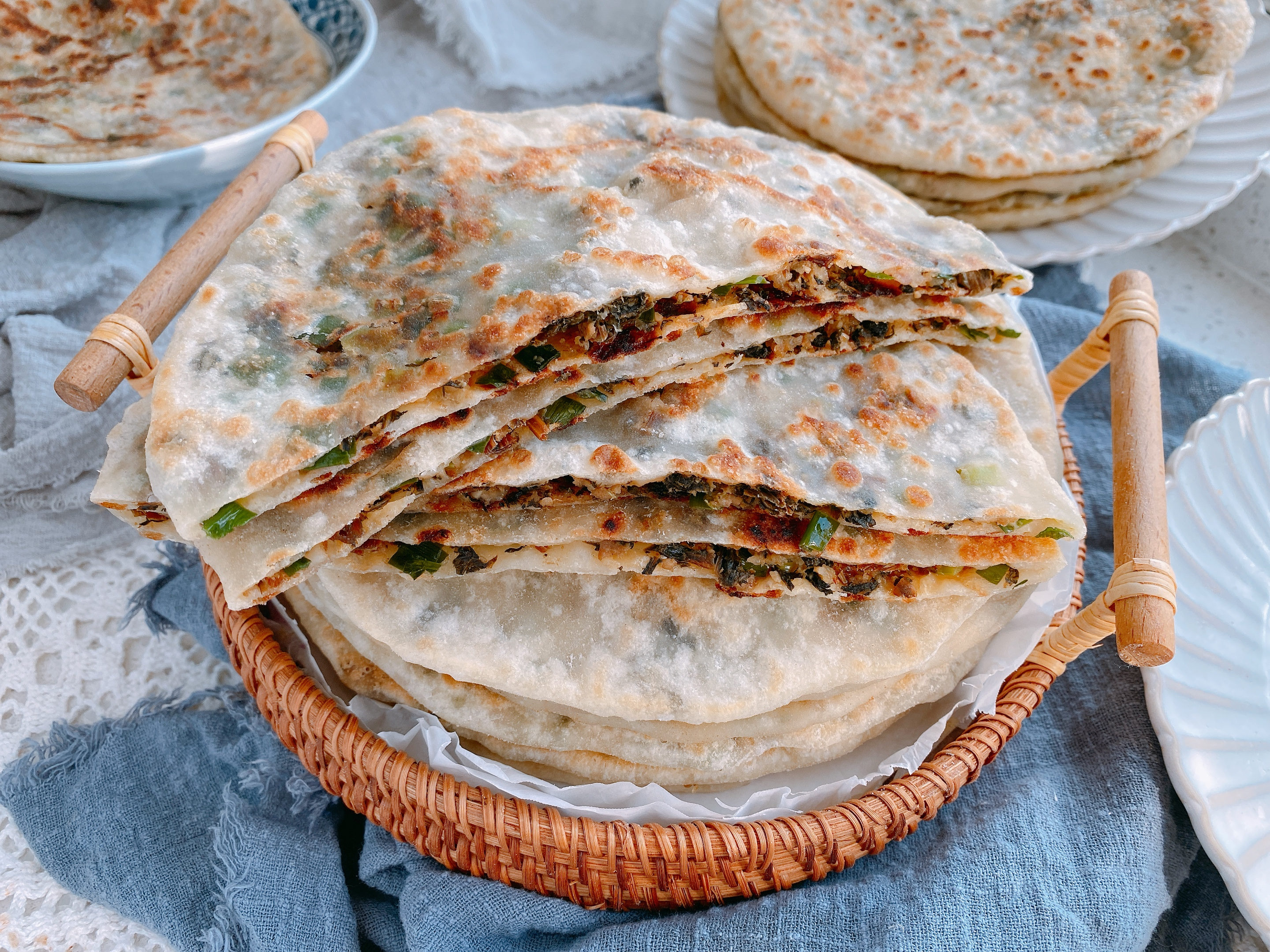 浙江美食梅干菜餅，幾十年老配方，餡料鹹香，餅皮鬆軟涼了也不硬