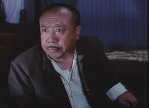 他是团长，在地主女儿家住了一晚，第二天升为师长