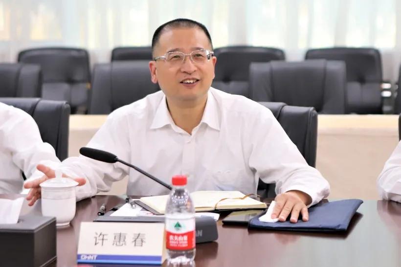 浙江省高院审委会专职委员许惠春莅临正泰调研