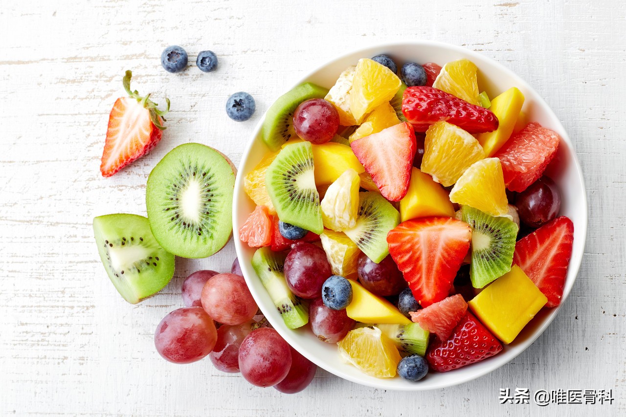 吃水果能預防骨質疏鬆？ 醫生：每天吃半斤，對骨骼最好