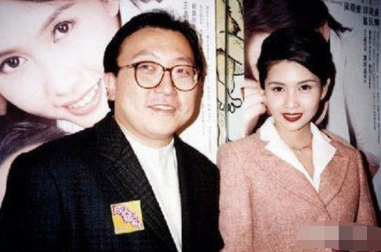 性感女神邱淑贞：为王晶甘愿做十年小三，嫁豪