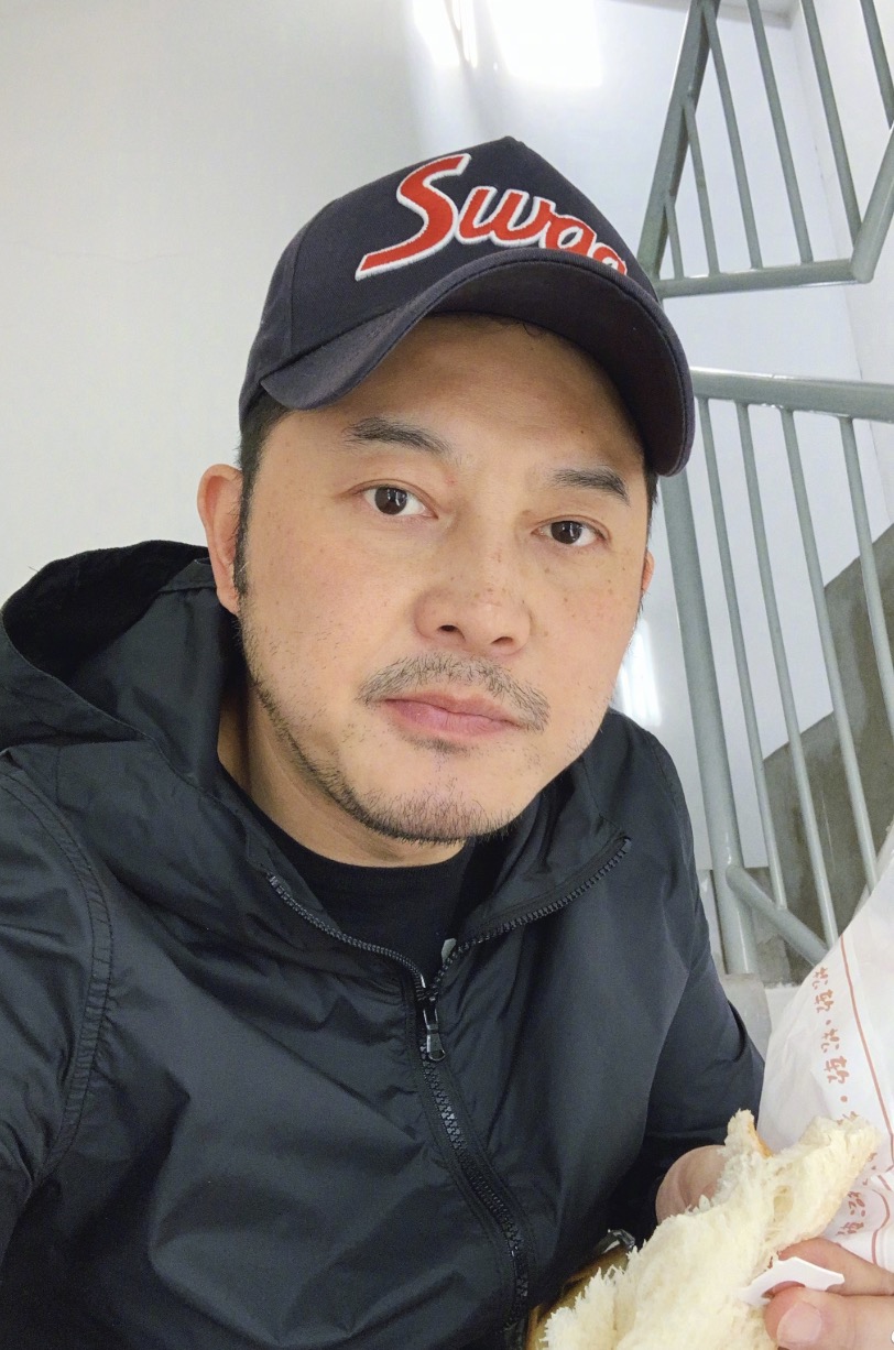 胡可曬與沙溢十年前後結婚證對比照，女方沒變，白展堂變李大嘴