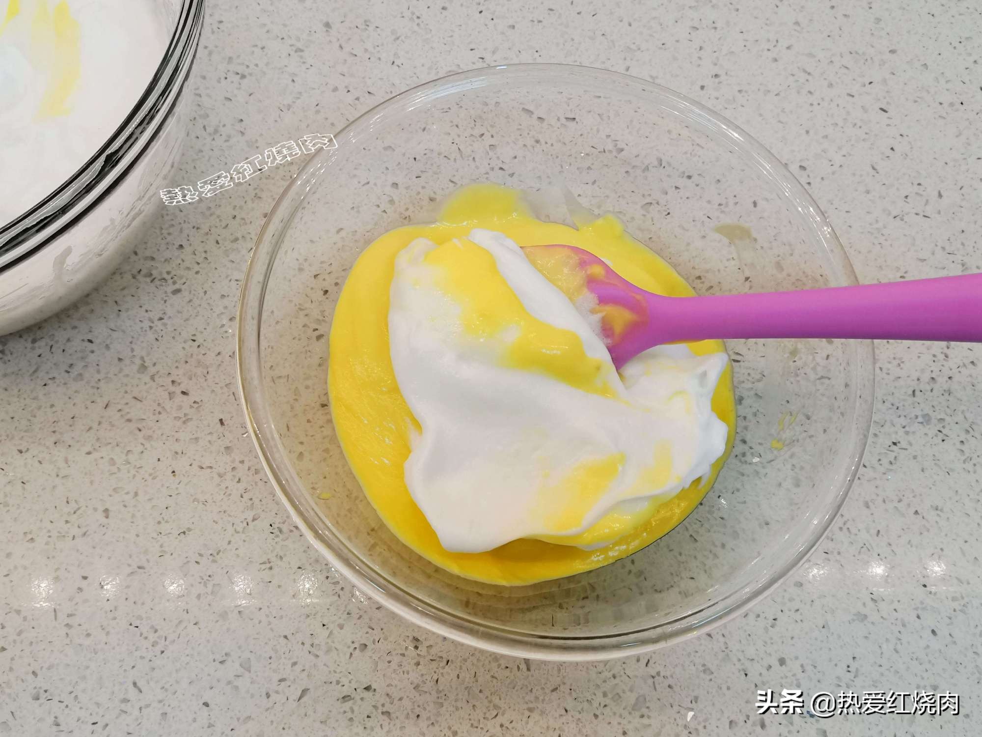 這蛋糕口感濕潤吃著不噎人，做了四次終於成功了，心得體​​會告訴你