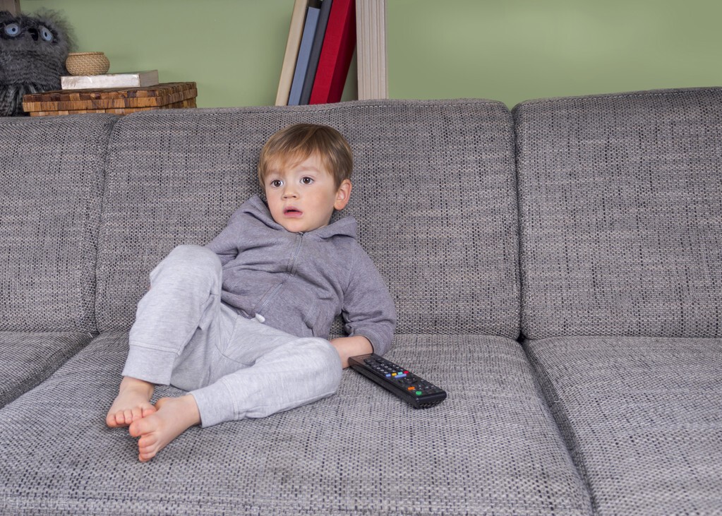 看電視和不看電視的孩子，會有3個明顯差距，家長要重視