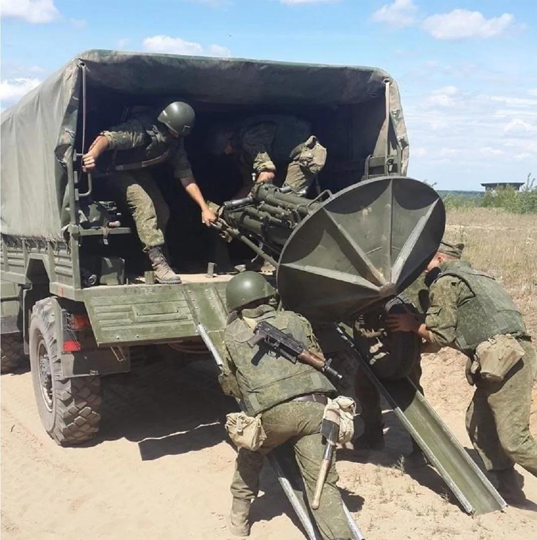 轻型迫击炮的射程：美国为3500米，法国达到500