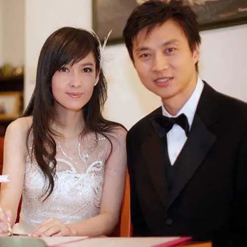 倪震情史，两任港姐为其倾心，“玉女掌门人”