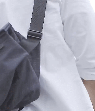 冬天背包太笨重？几何设计的斜挎包巨能装，全球众筹超1600万