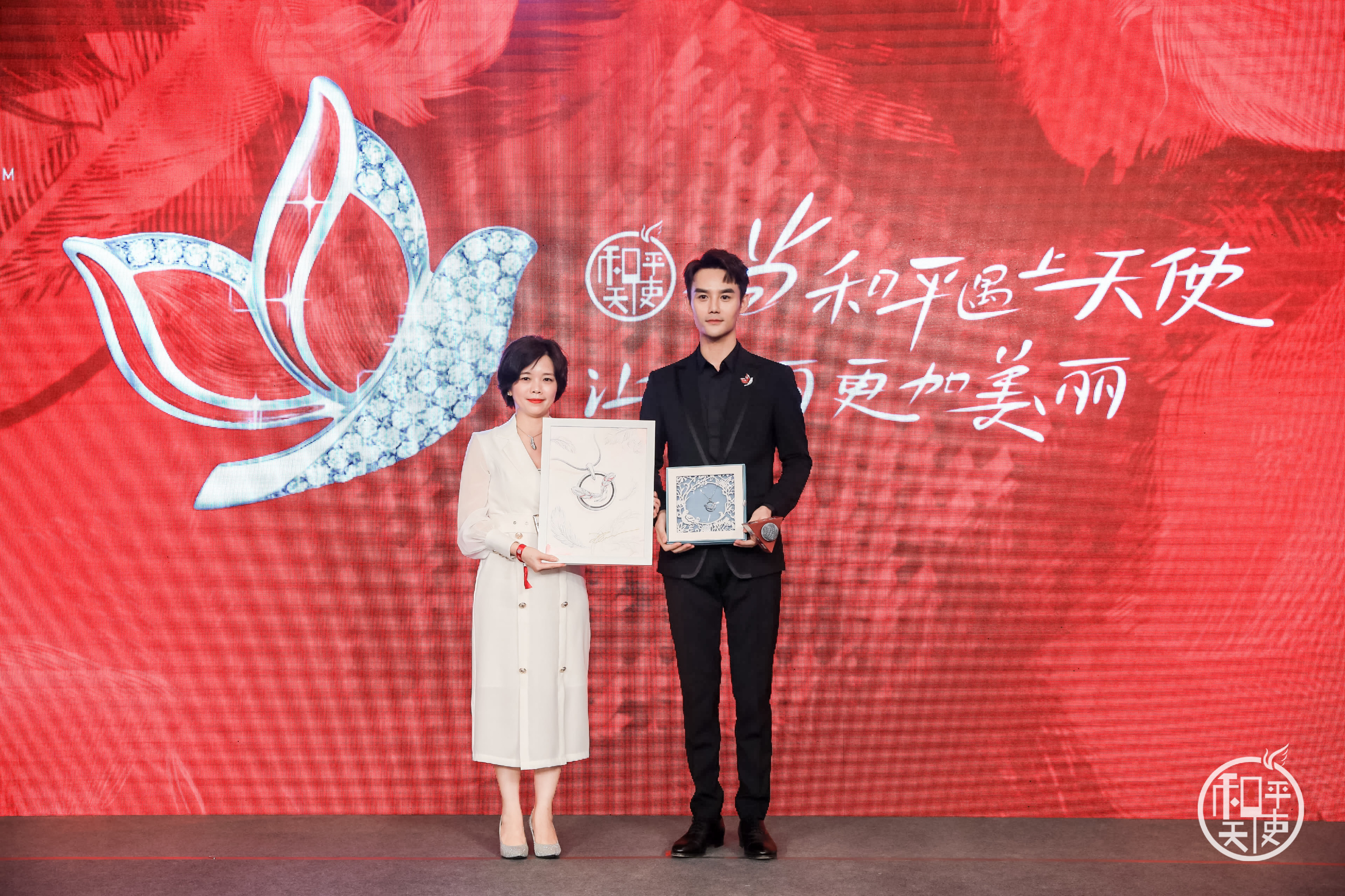 王凯亲临演绎周大福和平天使新品魅力，珠宝迷不容错过