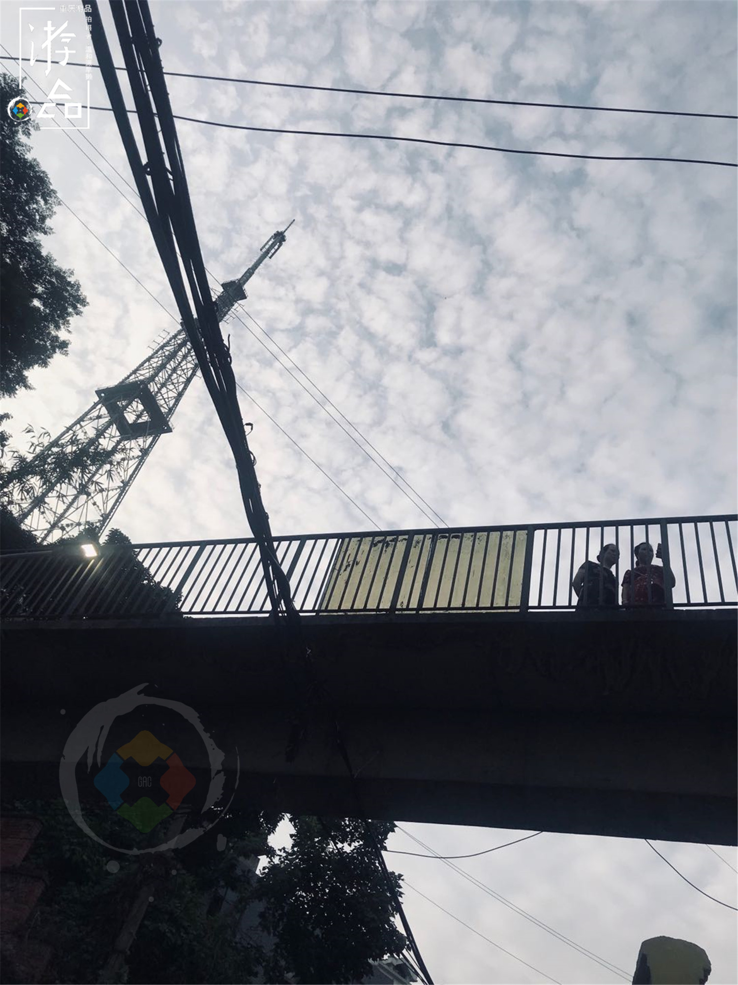 日本人评价重庆肖家湾，通往电视塔的坡道，被称神似宫崎骏的电影