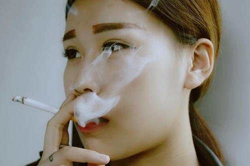 提醒：抽烟的人，在“三个时间段内”别抽烟，或可降低身体伤害