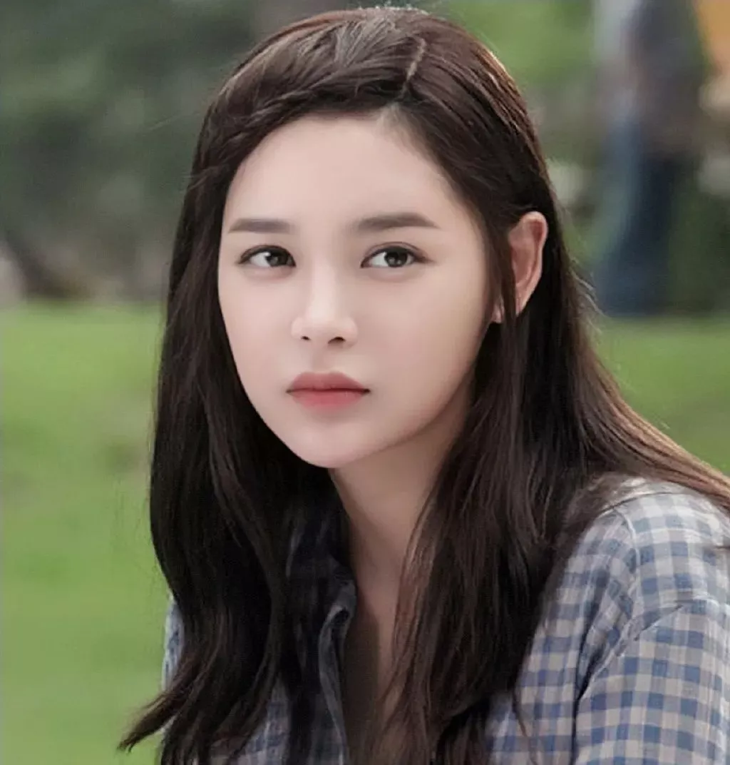 一手好牌打得稀烂，说的就是她吧