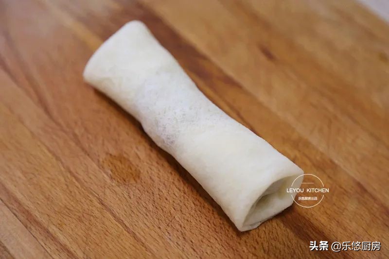 立春吃春捲，我有妙招，用一把刷子，幾秒做一張春捲皮，簡單省事