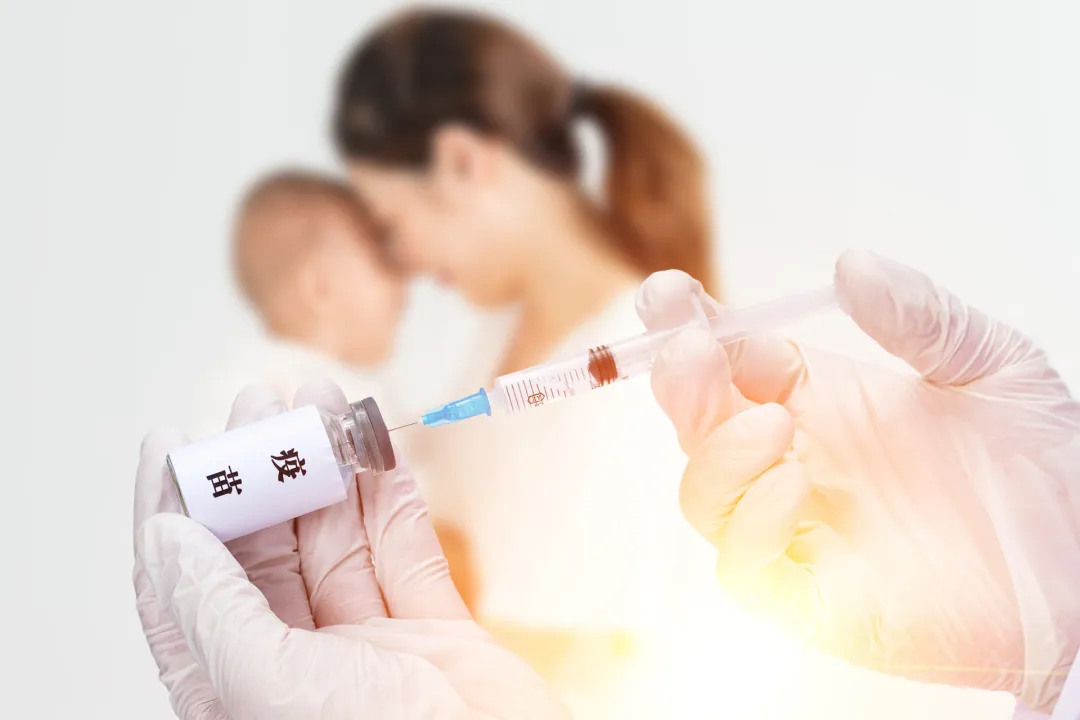 早产宝宝能按时接种疫苗吗？一文看懂特殊体质宝宝预防接种禁忌