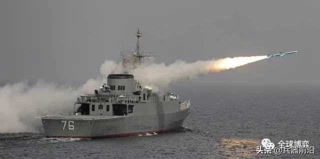 霍尔木兹夜间一声巨响，伊朗军舰遭自家海军C
