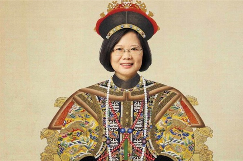 給蔡英文�穿龍袍�後，這家媒體慘遭�報復�