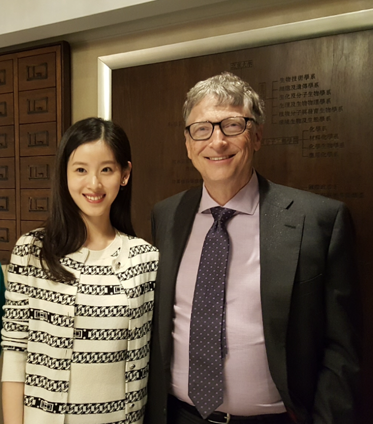 27岁章泽天500亿身价的朋友圈，除了世界首富还有